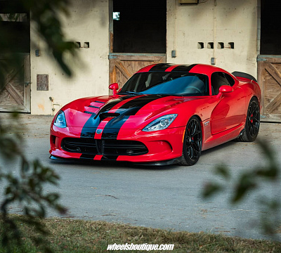 Фото дисков HRE R161 Lightweight на Dodge Viper