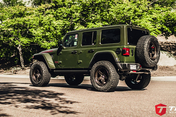 Фото дисков HRE 527 Глянцевая бронза на Jeep Wrangler IV (JL)