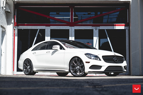 Фото дисков Vossen VFS-6 Глянцевый графит на Mercedes-Benz CLS (C218)