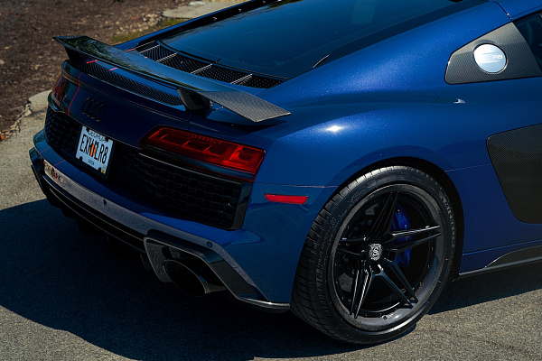Фото дисков Strasse Wheels SV2 Deep Concave FS Черный сатин на Audi R8 (4S)