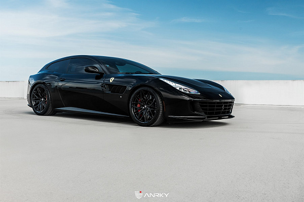 Фото дисков Anrky S1-X1 Черный глянец на Ferrari GTC4Lusso