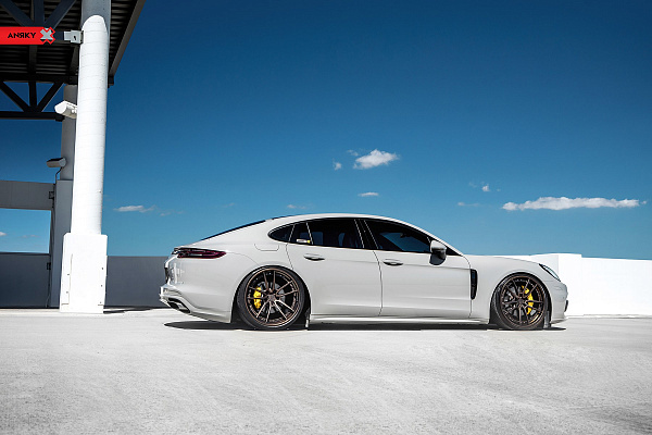 Фото дисков Anrky AN34 Сатиновая темная бронза на Porsche Panamera III