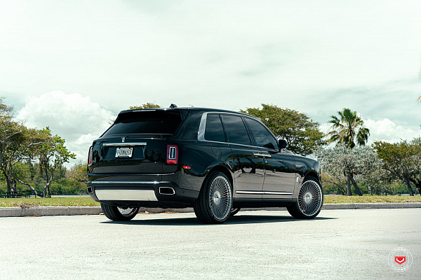 Фото дисков Vossen S17-16 Глянцевый лак на Rolls-Royce Cullinan