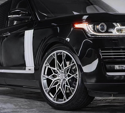 Фото дисков HRE FF10 на Land Rover Range Rover IV