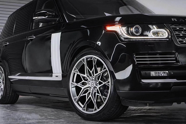 Фото дисков HRE FF10 Серебро на Land Rover Range Rover IV