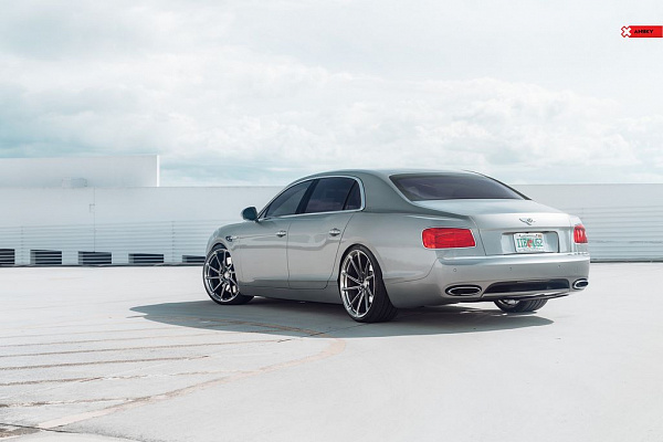 Фото дисков Anrky AN13 Глянцевый тонированный лак на Bentley Flying Spur II