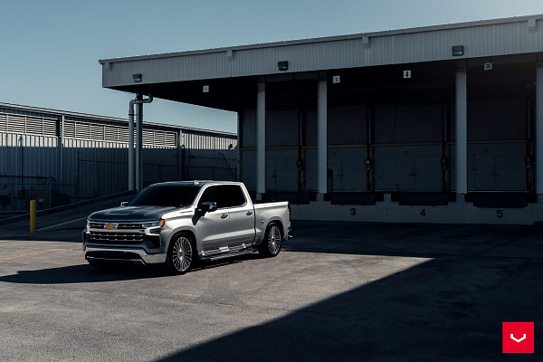 Фото дисков Vossen HF-8 Глянцевый лак на Chevrolet Silverado IV