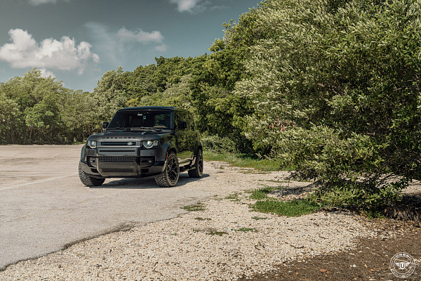 Фото дисков Vossen UV-X Черный сатин на Land Rover Defender II