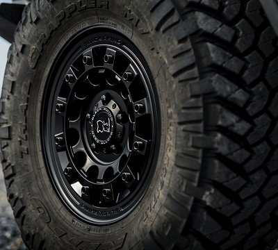 Фото дисков Black Rhino FUJI на Jeep Wrangler IV (JL)