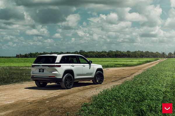 Фото дисков Vossen HF-3 Черный глянец на Jeep Grand Cherokee V