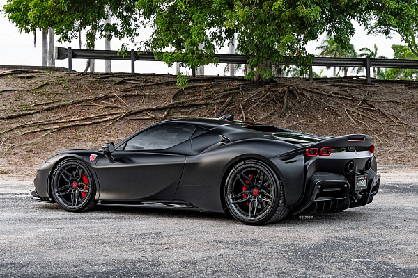 Фото дисков Strasse Wheels SV4-RS Deep Concave FS Черный сатин на Ferrari SF90
