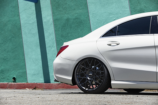 Фото дисков Rotiform BLQ Черный сатин на Mercedes-Benz CLA (C117, X117)