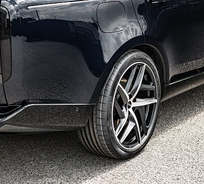 Фото дисков Kahn Type 52 RS на Range Rover V