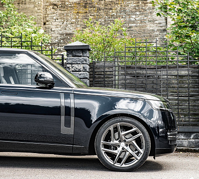 Фото дисков Kahn Type 52 RS на Range Rover V