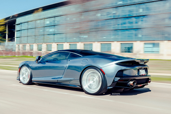 Фото дисков Strasse Wheels SV10M Deep Concave FS Глянцевый лак на McLaren 650S