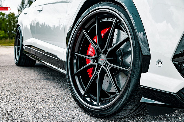 Фото дисков Anrky AN32 Черный сатин на Lamborghini Urus