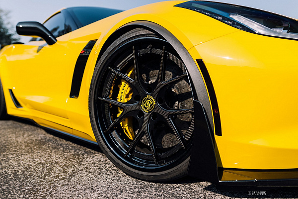 Фото дисков Strasse Wheels SM5R Deep Concave FS Другой цвет на Chevrolet Corvette C7