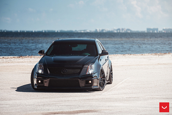 Фото дисков Vossen HF-3 Глянцевый темный лак на Cadillac CTS II