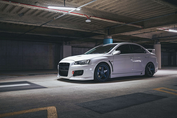 Фото дисков Motegi Racing CS5 Синий сатин на Mitsubishi Lancer X