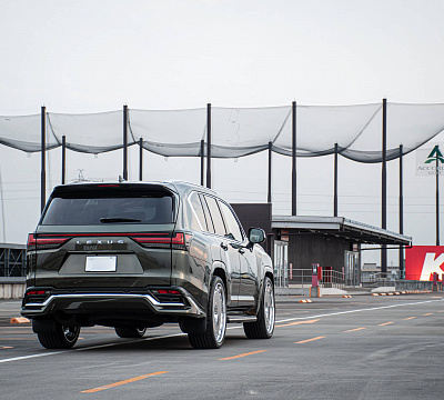 Фото дисков HRE 935 на Lexus LX IV