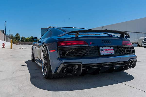 Фото дисков HRE S101 Глянцевый темный лак на Audi R8 (4S)