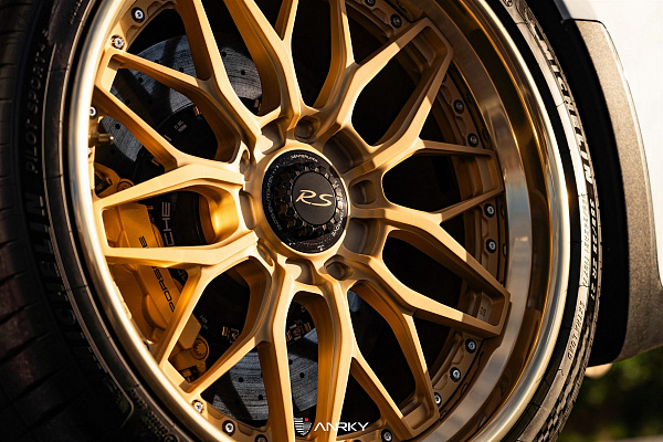 Фото дисков Anrky RS1 Сатиновое золото на Porsche 911 VII