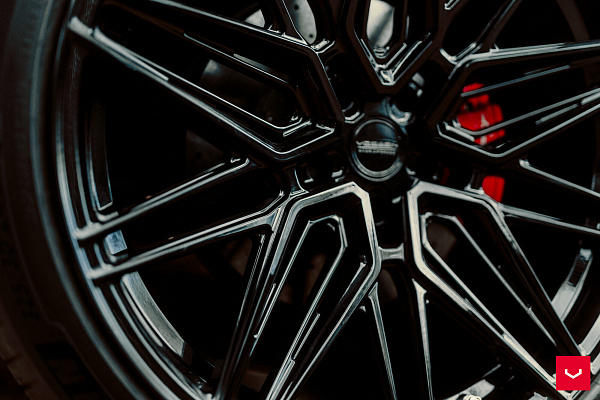 Фото дисков Vossen HF-7 Черный глянец на Lamborghini Urus