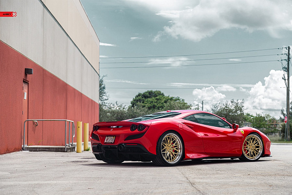 Фото дисков Anrky S3-X1 Глянцевое золото на Ferrari F8