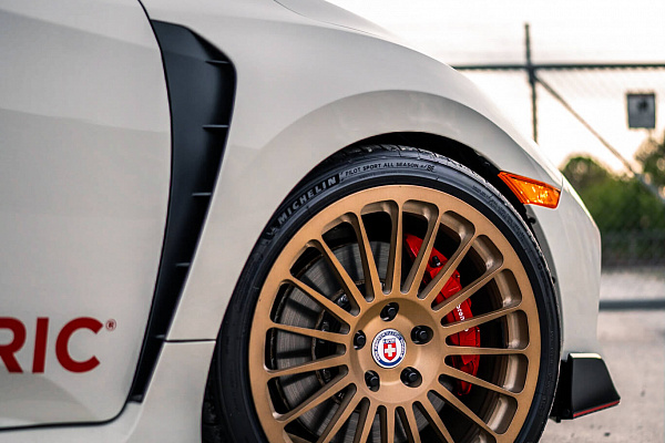 Фото дисков HRE 309M Сатиновое темное золото на Honda Civic Type R FK8