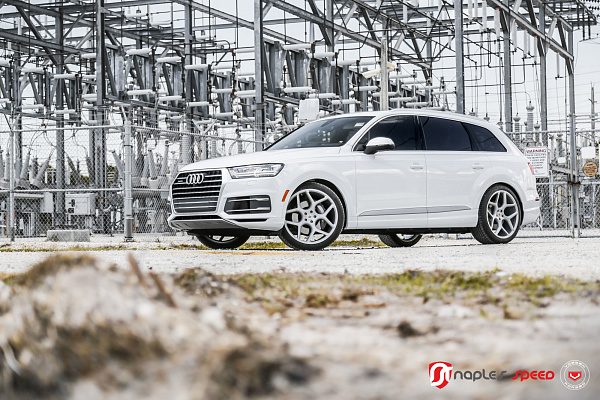 Фото дисков Vossen CG-205 Серебро на Audi Q7 (4M)