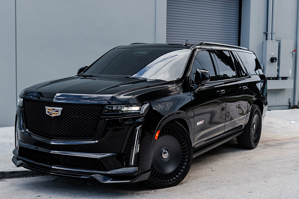 Фото дисков Brixton Forged LX16 Черный сатин на Cadillac Escalade V