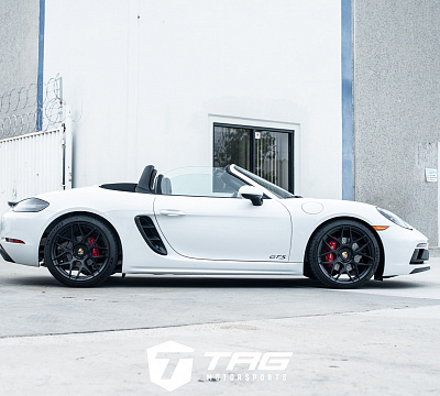 Фото дисков HRE FF01 на Porsche Boxster III