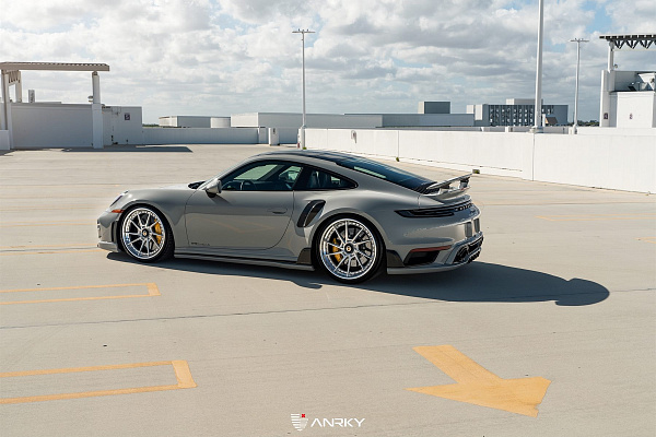 Фото дисков Anrky AN33 Сатиновый лак на Porsche 911 VIII