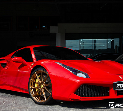Фото дисков Vossen EVO-2R на Ferrari 488