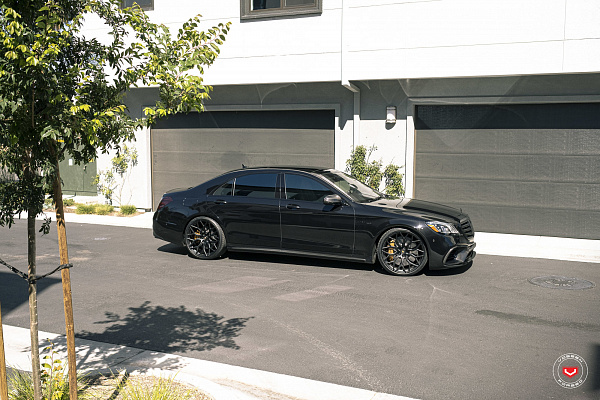 Фото дисков Vossen S17-01 Черный сатин на Mercedes-Benz S-Class (W222, C217)