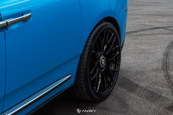Фото дисков Anrky AN20 Черный глянец на Rolls-Royce Cullinan