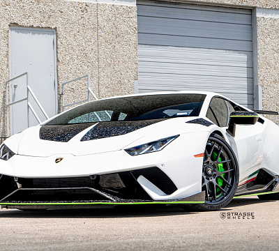 Фото дисков Strasse Wheels SM7 Deep Concave FS на Lamborghini Huracan