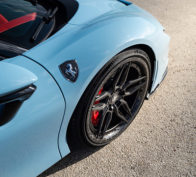 Фото дисков Strasse Wheels SV4-RS Deep Concave FS на Ferrari SF90