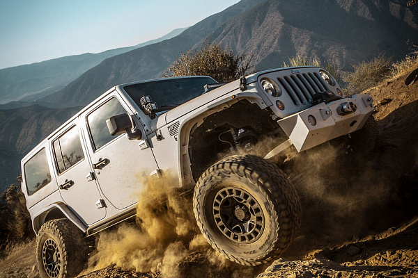 Фото дисков Black Rhino YORK Черный сатин на Jeep Wrangler III (JK)
