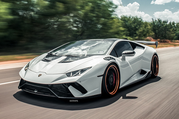 Фото дисков Strasse Wheels SV10 Deep Concave FS Другой цвет на Lamborghini Huracan