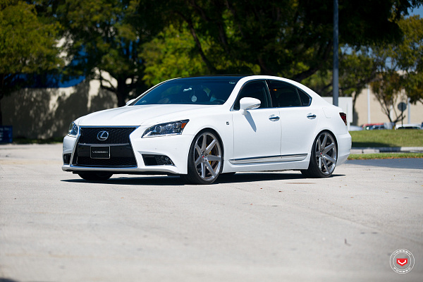 Фото дисков Vossen CG-207 Глянцевый лак на Lexus LS IV
