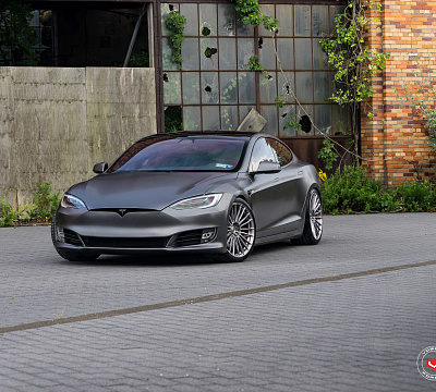 Фото дисков Vossen S17-04 на Tesla Model S