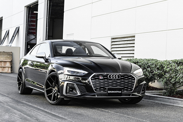 Фото дисков Giovanna Haleb Черный глянец на Audi A/S/RS 5 (F5)