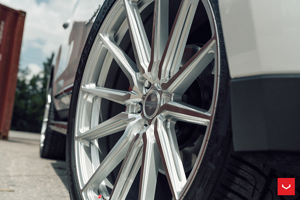 Фото дисков Vossen HF6-1 Серебро на GMC Yukon V