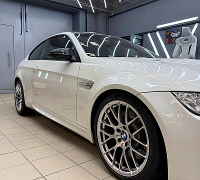 19" диски в дизайне BMW 359M и окрасе Hyper Silver