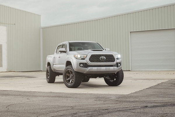 Фото дисков 4PLAY 4P63 Сатиновая темная бронза на Toyota Tacoma III