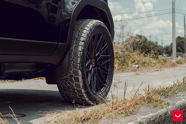 Фото дисков Vossen HF6-5 Черный сатин на Toyota Land Cruiser Prado 250