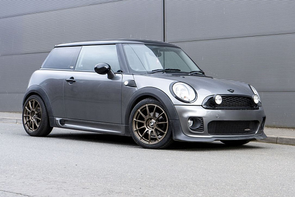 Фото дисков Bola VST Глянцевая бронза на MINI Cooper III