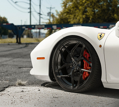 Фото дисков Brixton Forged PF5 на Ferrari 488