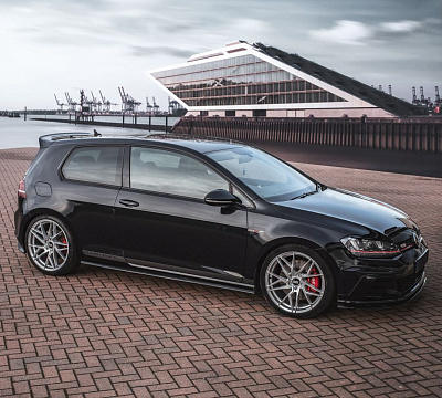 Фото дисков Bola FLR на Volkswagen Golf VII